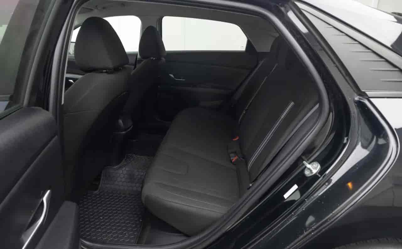 HYUNDAI Elantra - 8