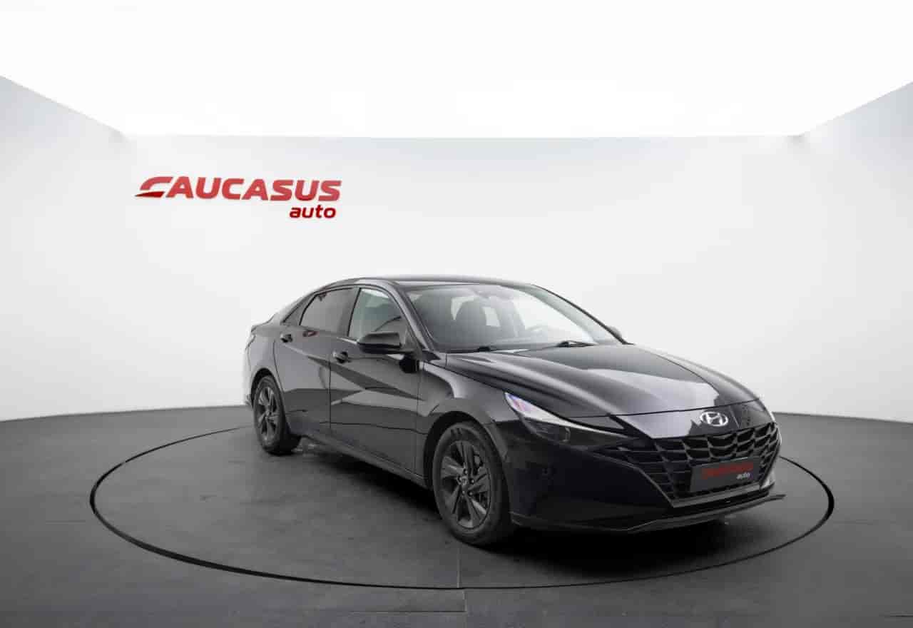 HYUNDAI Elantra - 3