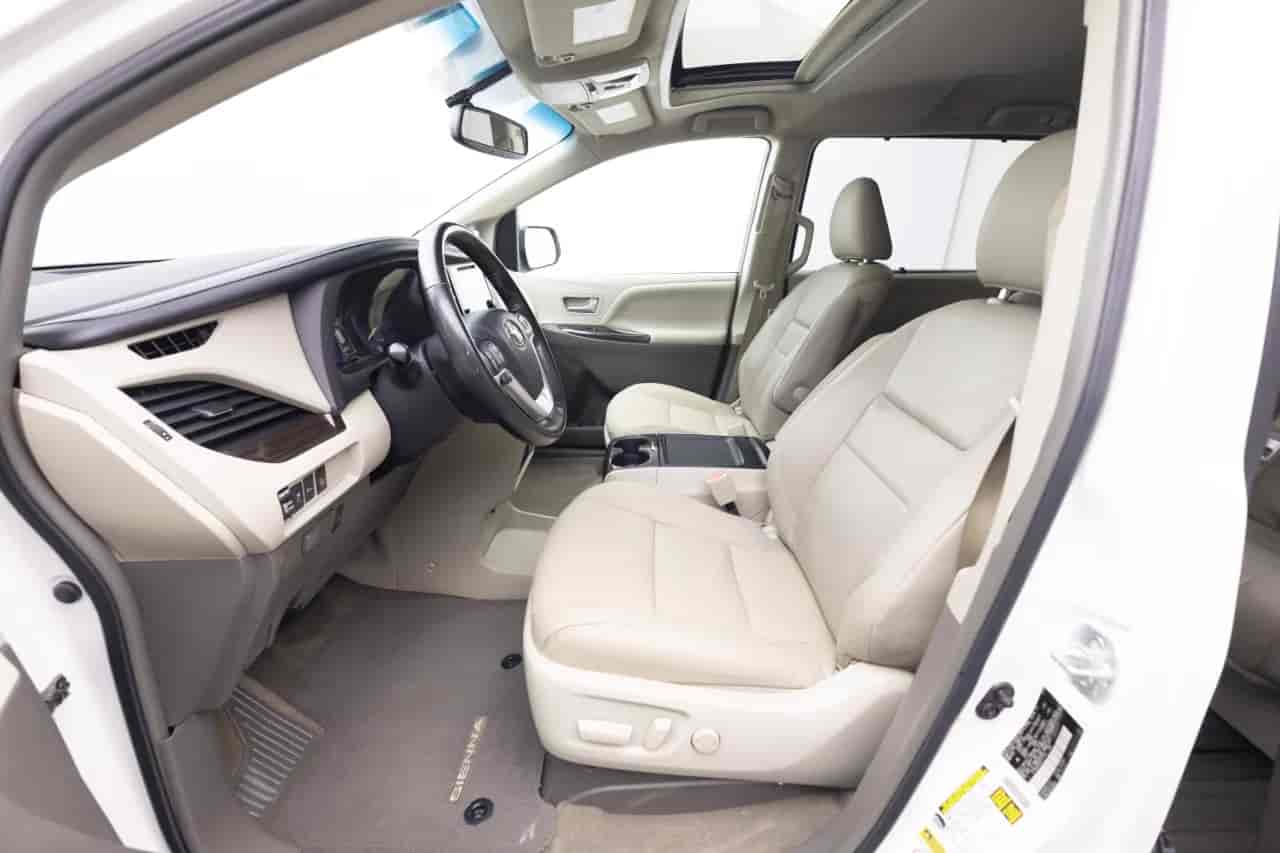 TOYOTA Sienna - 10
