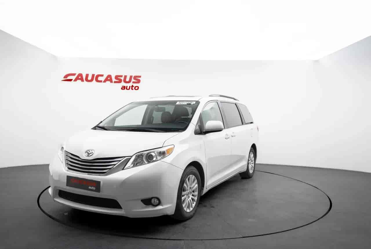 TOYOTA Sienna - 1