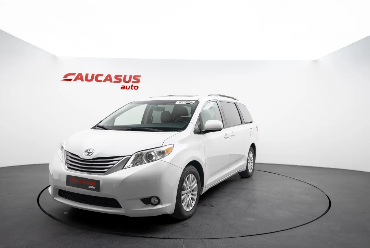 2016 TOYOTA Sienna