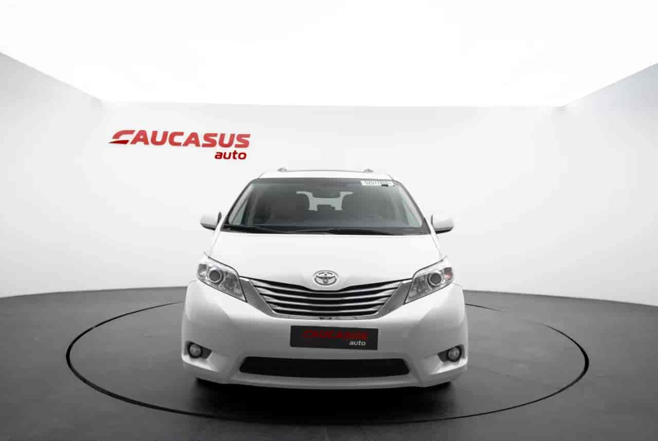 TOYOTA Sienna - 2