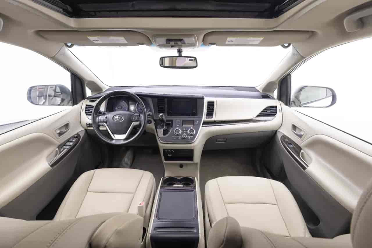 TOYOTA Sienna - 9