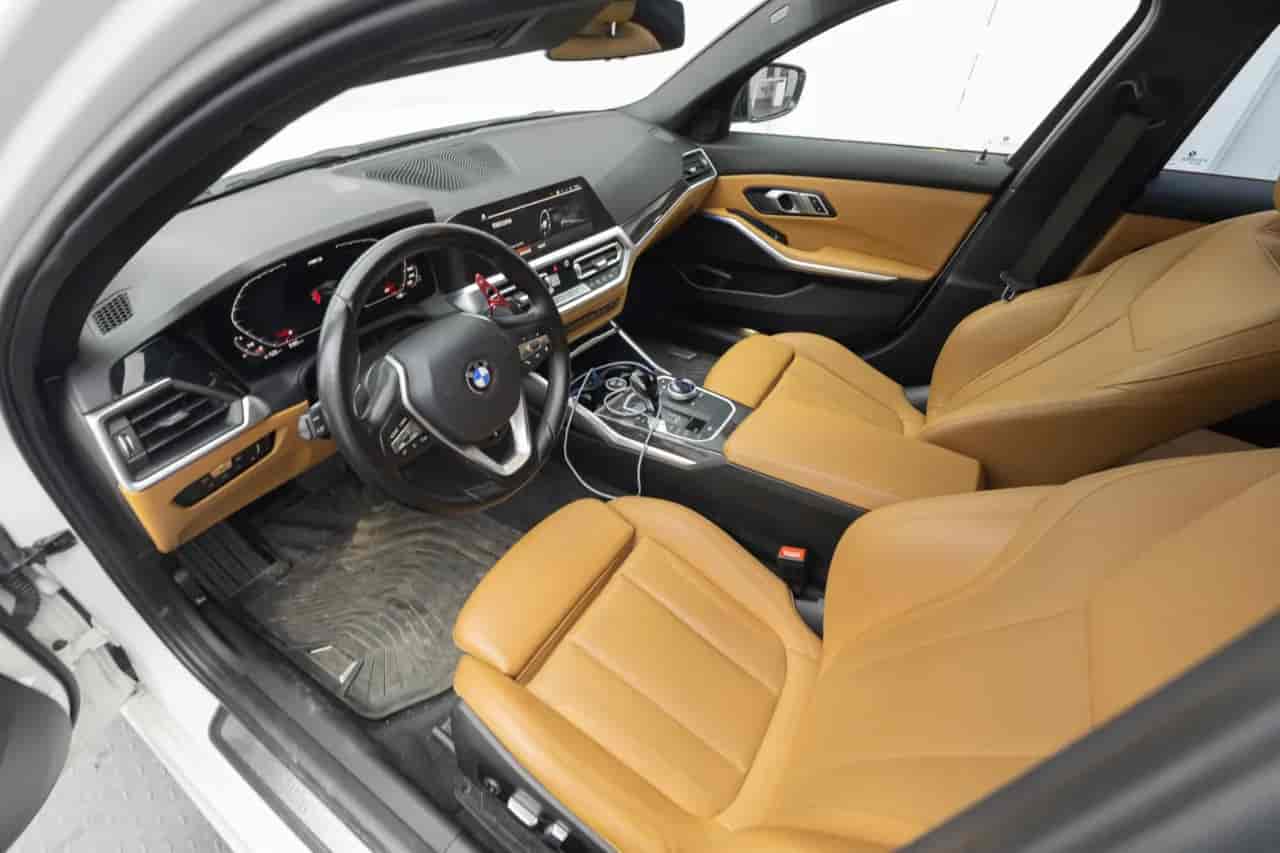 BMW 330xi - 10