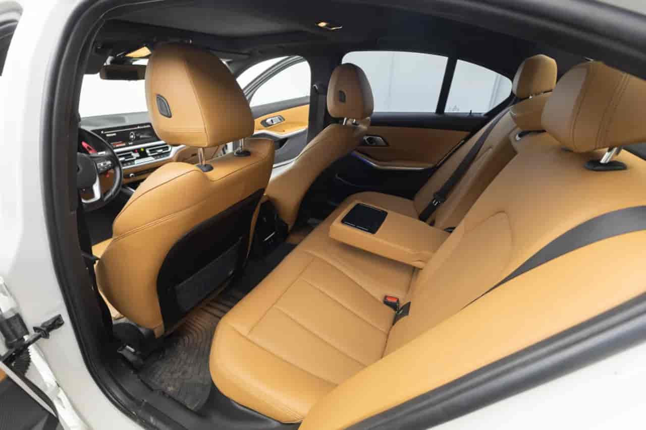 BMW 330xi - 8