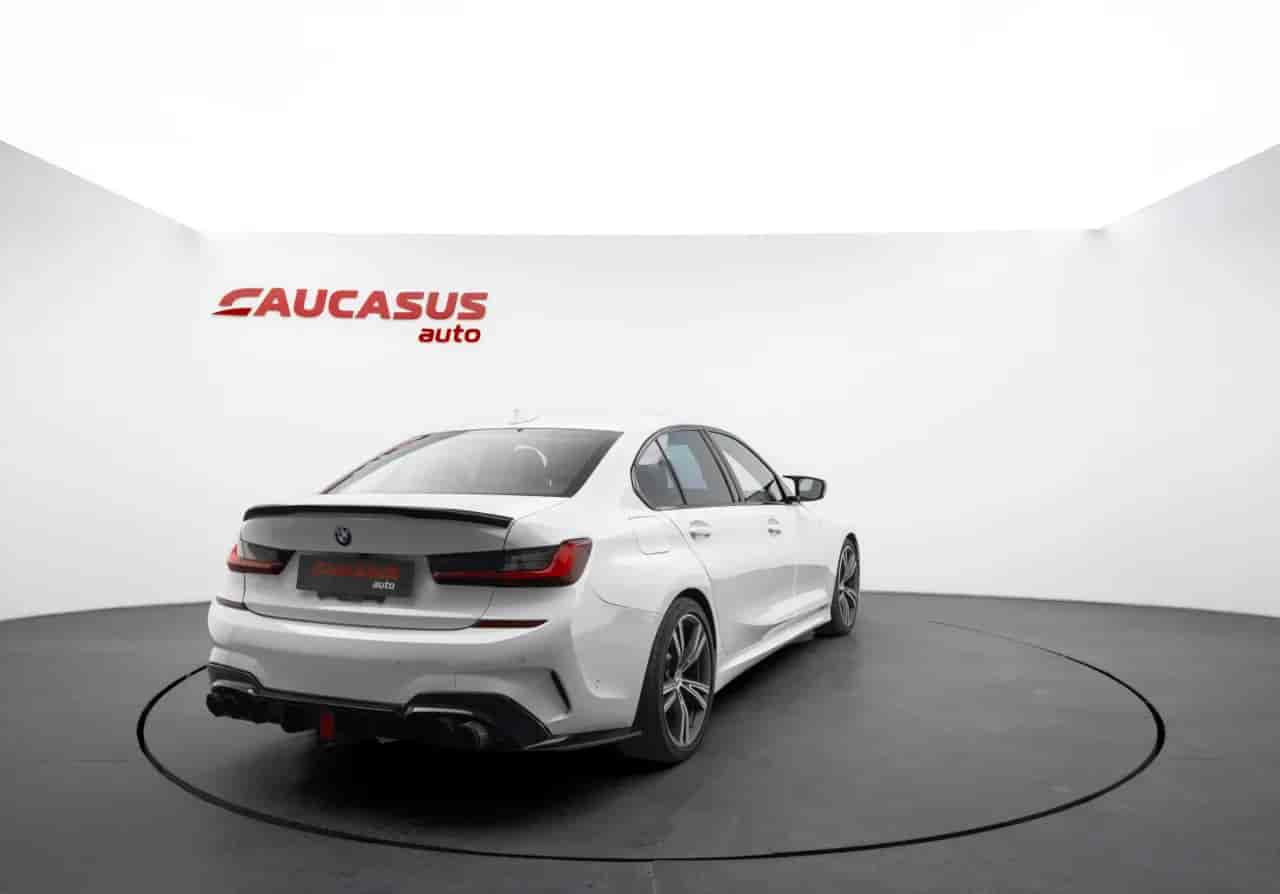 BMW 330xi - 4