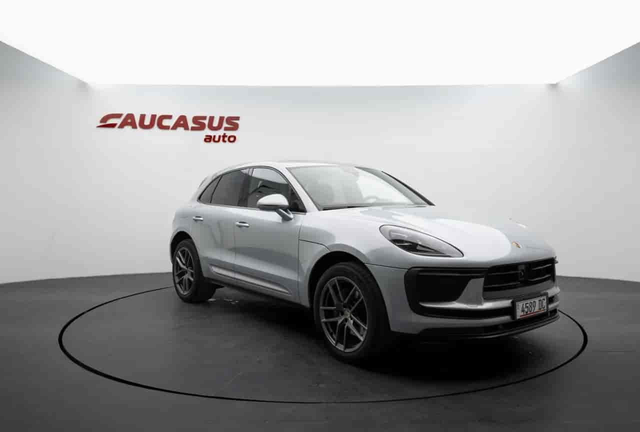 PORSCHE Macan - 3