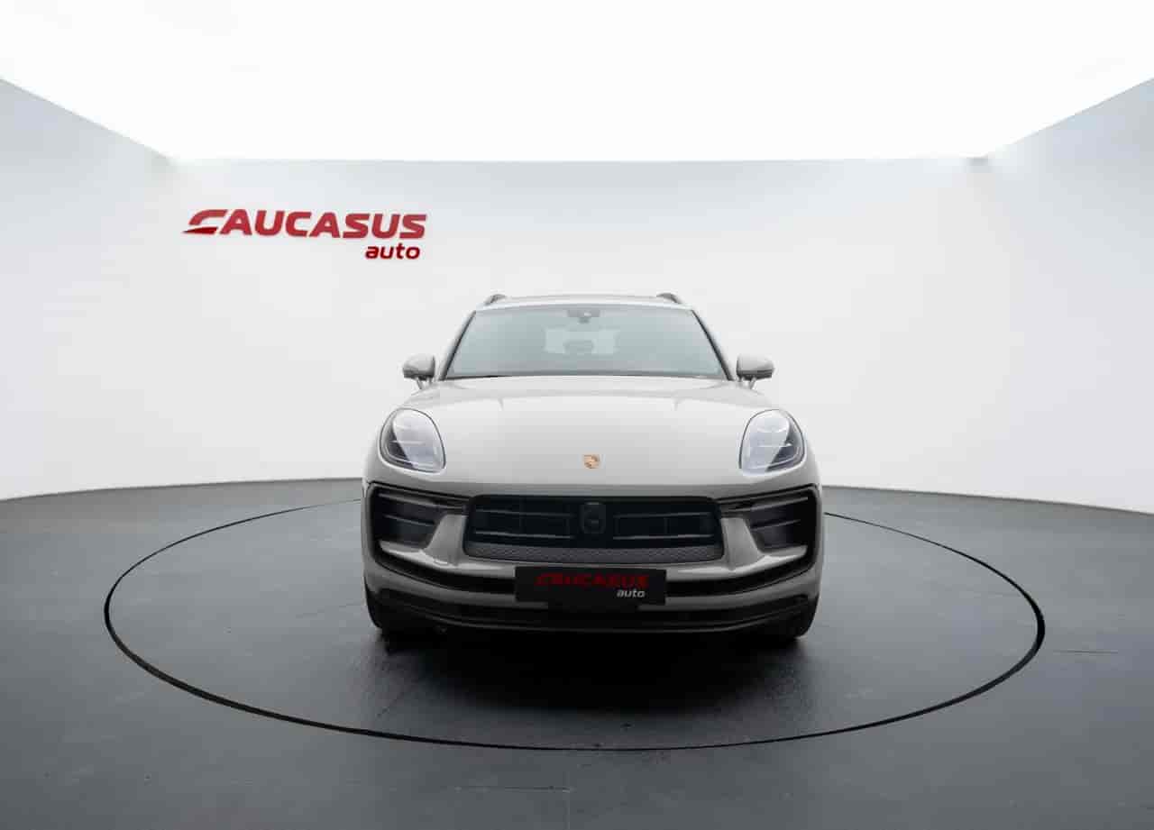 PORSCHE Macan - 2
