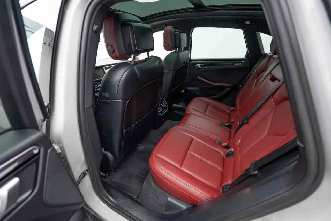 PORSCHE Macan - 8