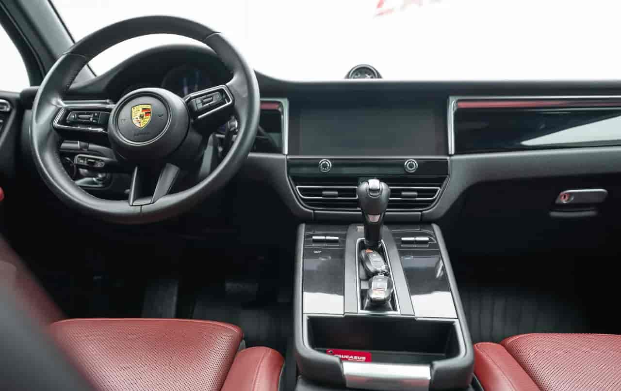 PORSCHE Macan - 10