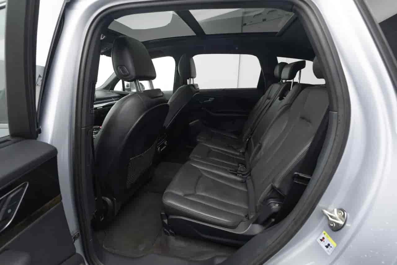 AUDI Q7 - 8