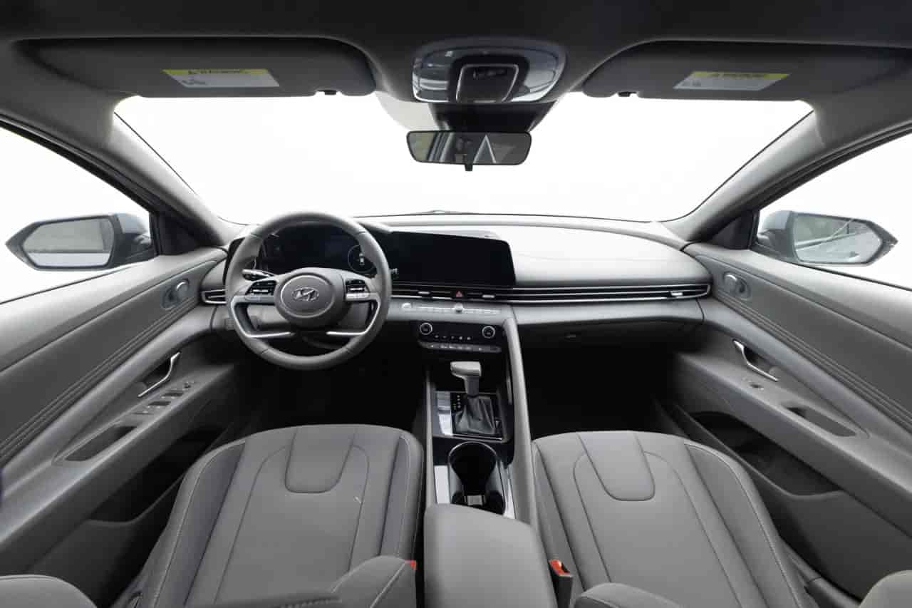 HYUNDAI Elantra - 9
