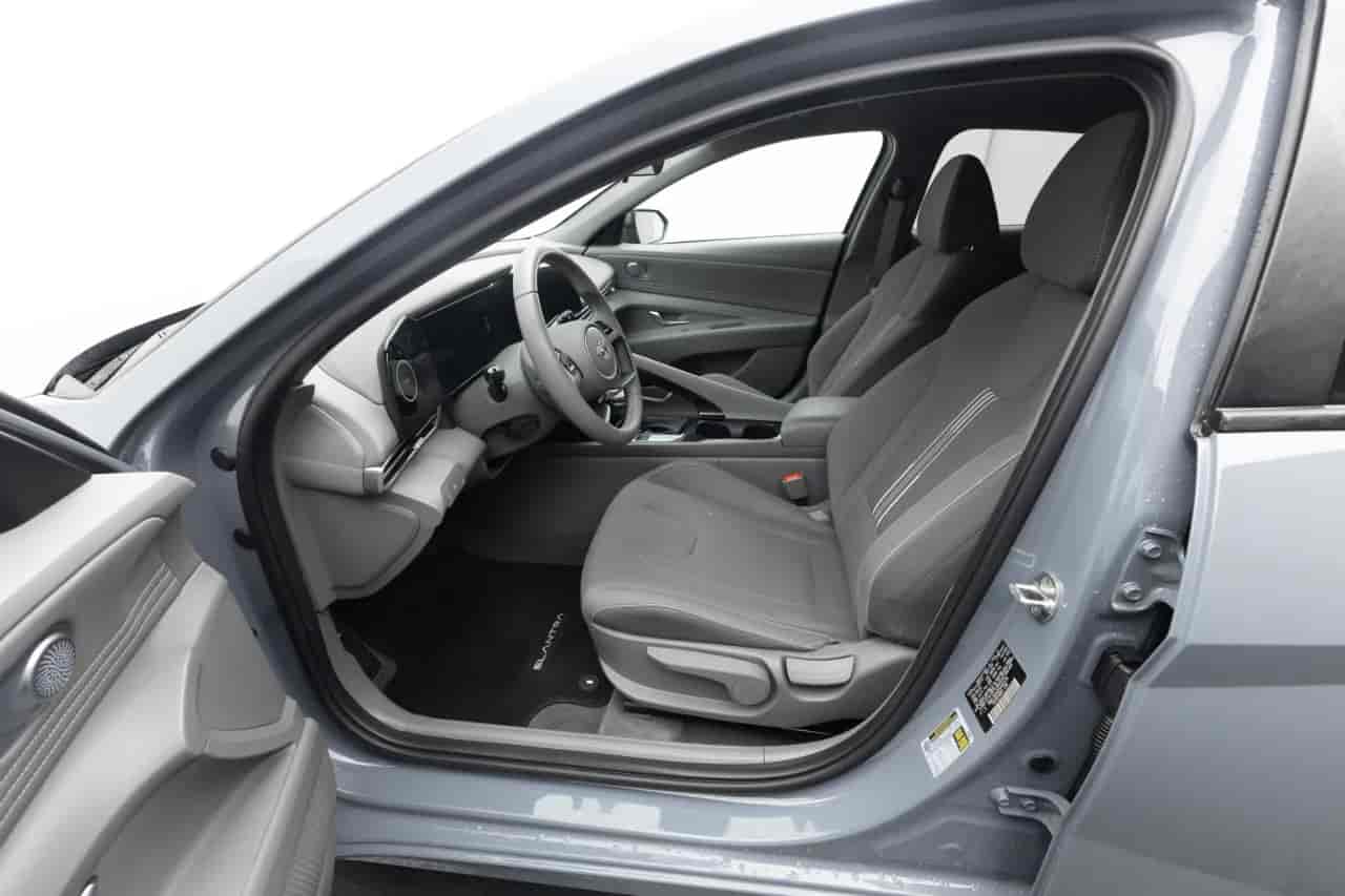 HYUNDAI Elantra - 10