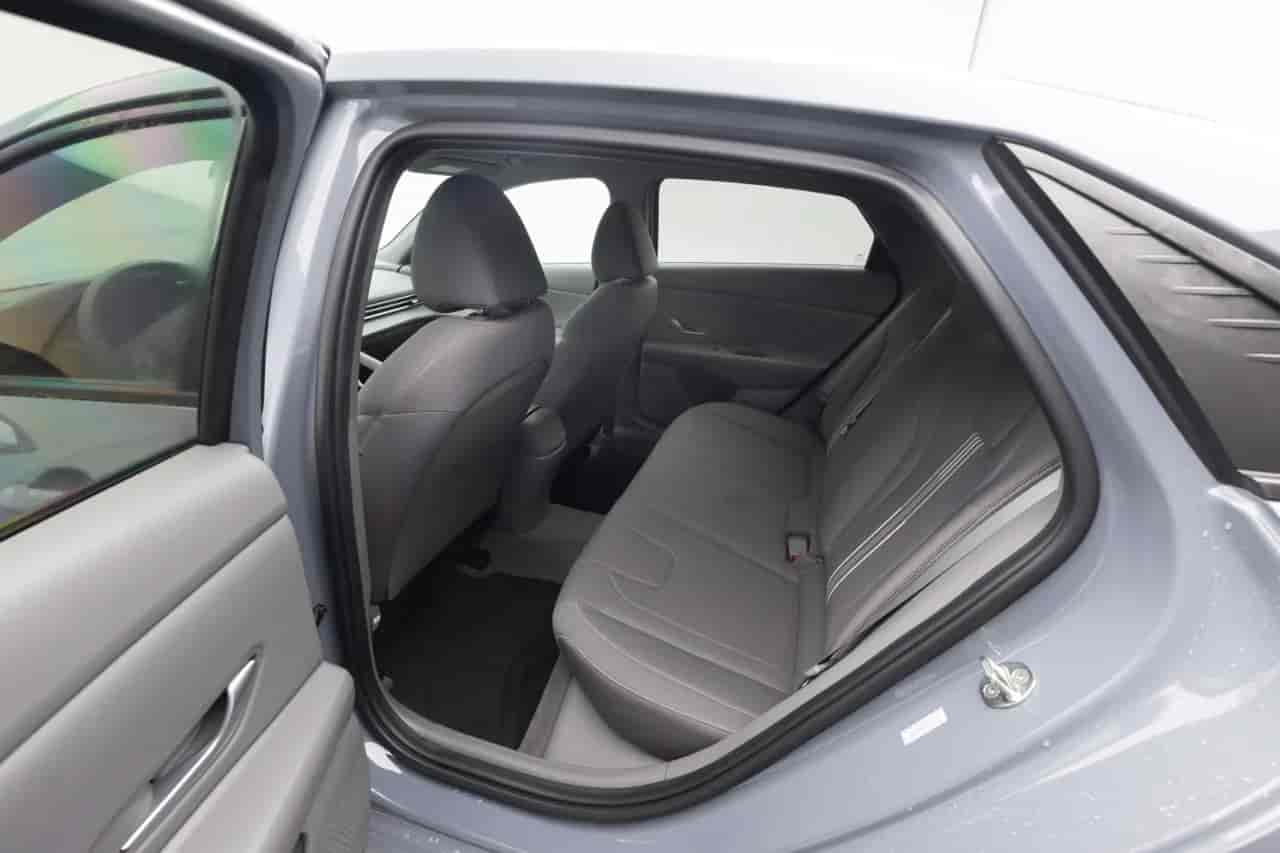 HYUNDAI Elantra - 8