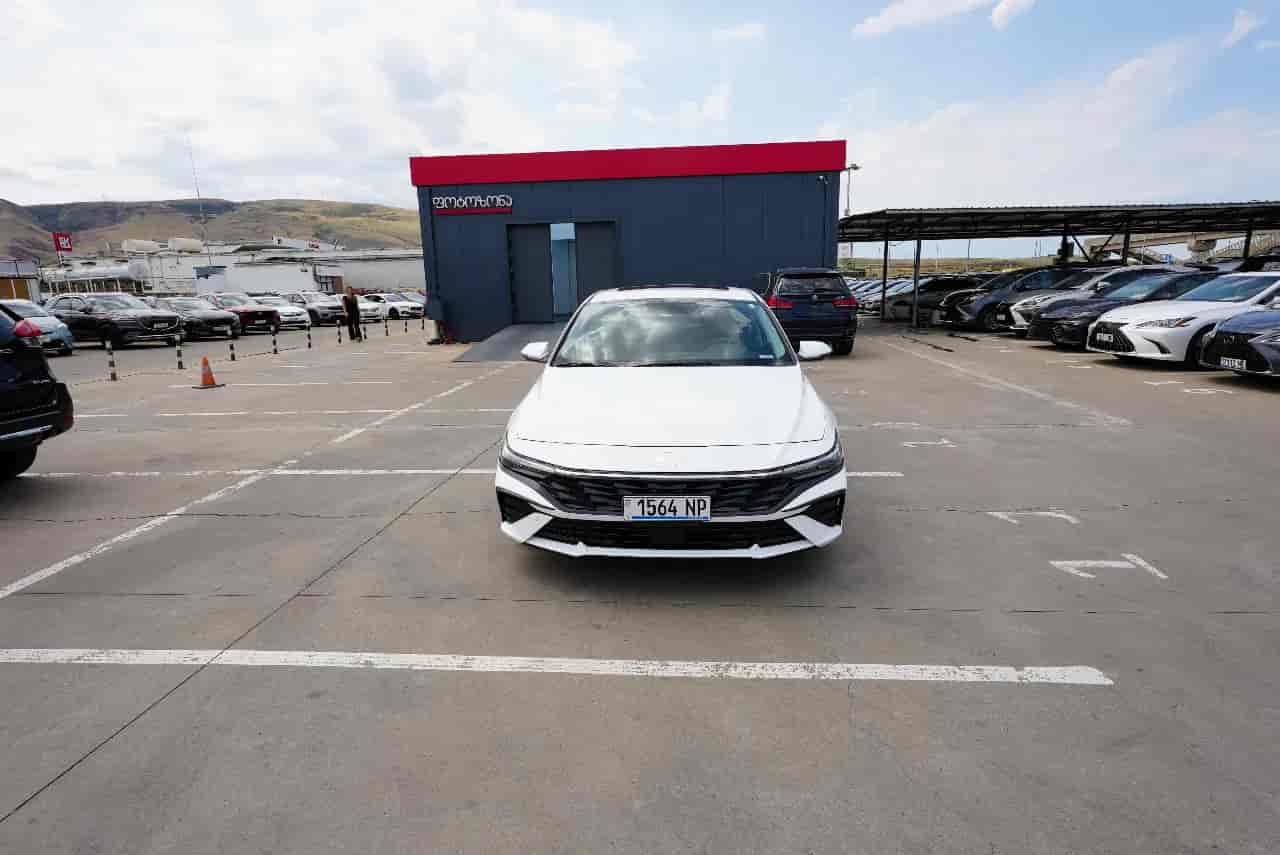 HYUNDAI Elantra - 2