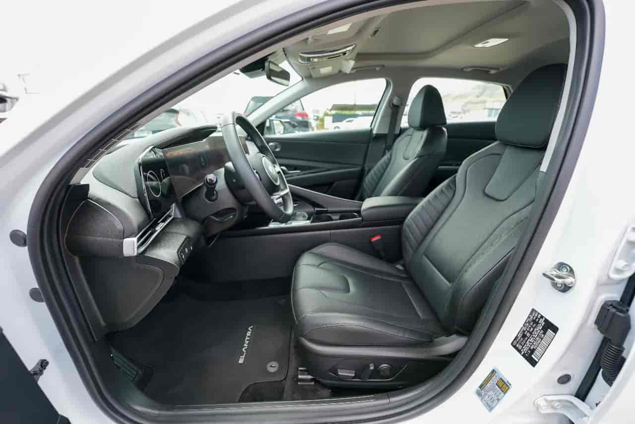HYUNDAI Elantra - 10