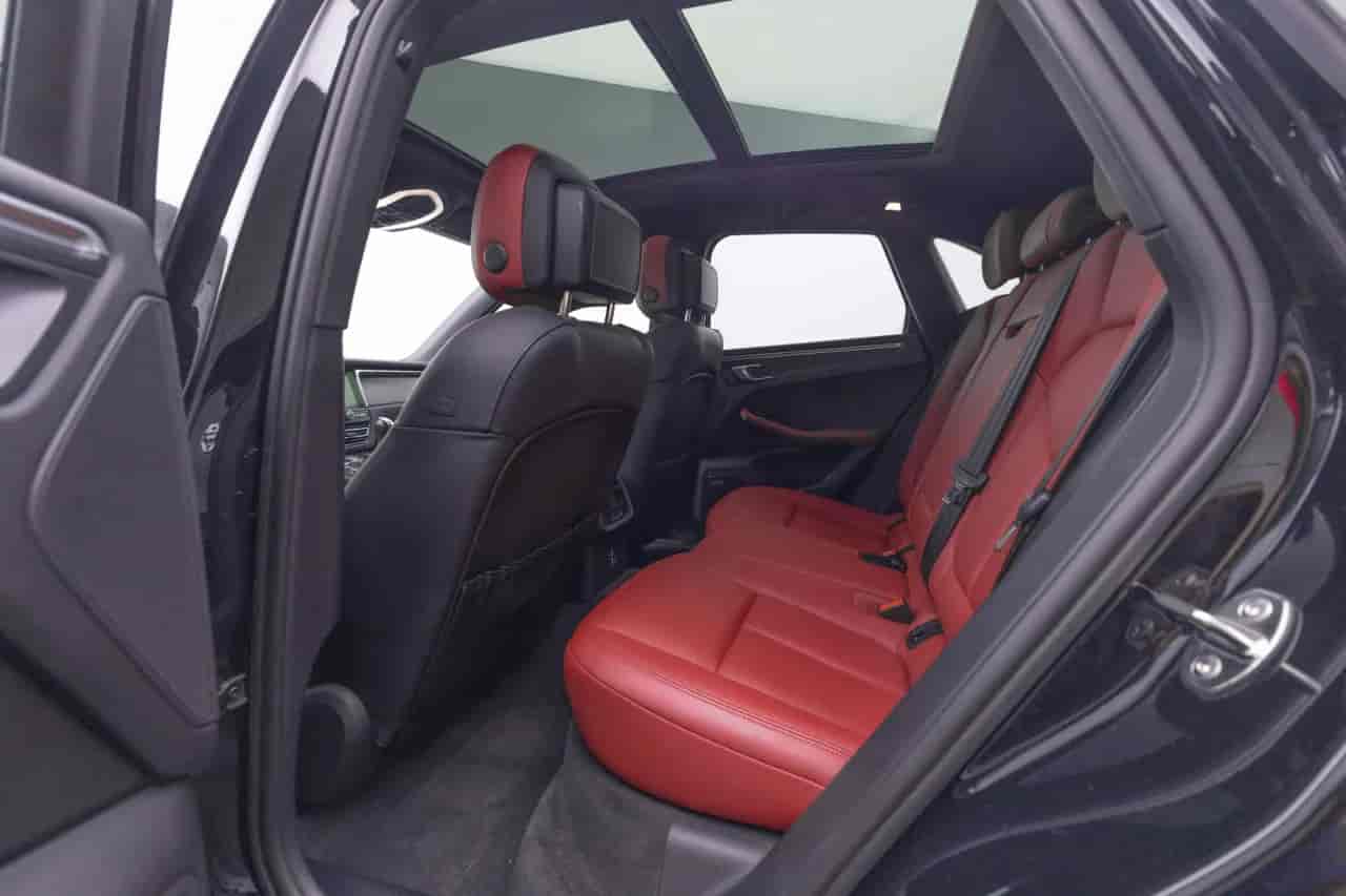 PORSCHE Macan - 8