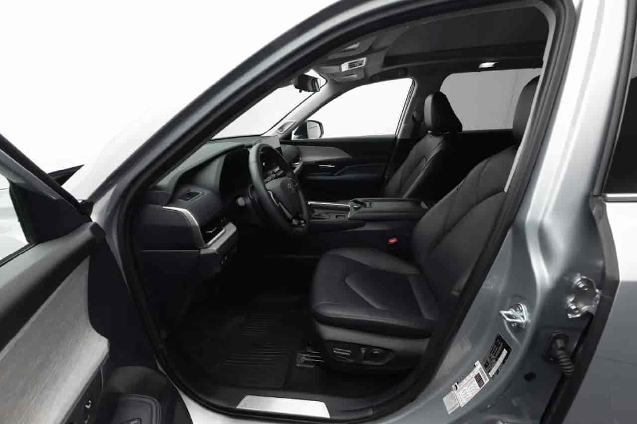 TOYOTA Grand Highlander - 10