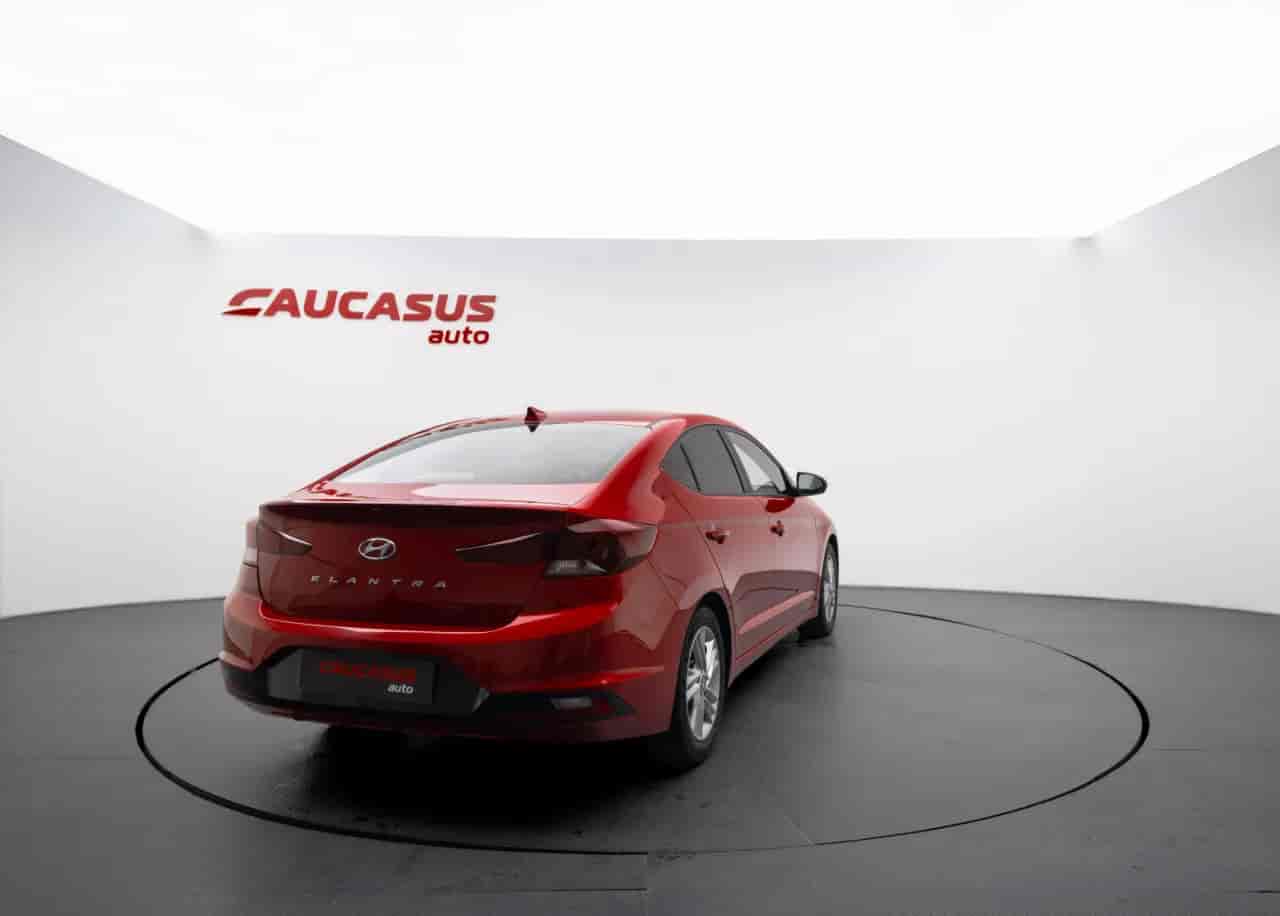 HYUNDAI Elantra - 4