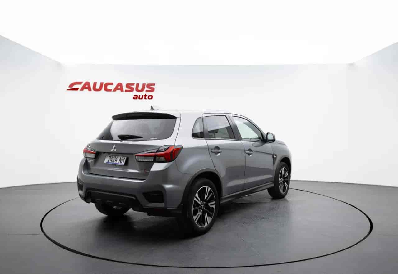 MITSUBISHI Outlander Sport - 4