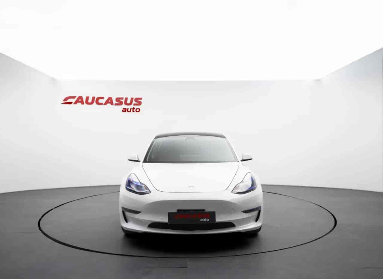 TESLA Model 3 - 2