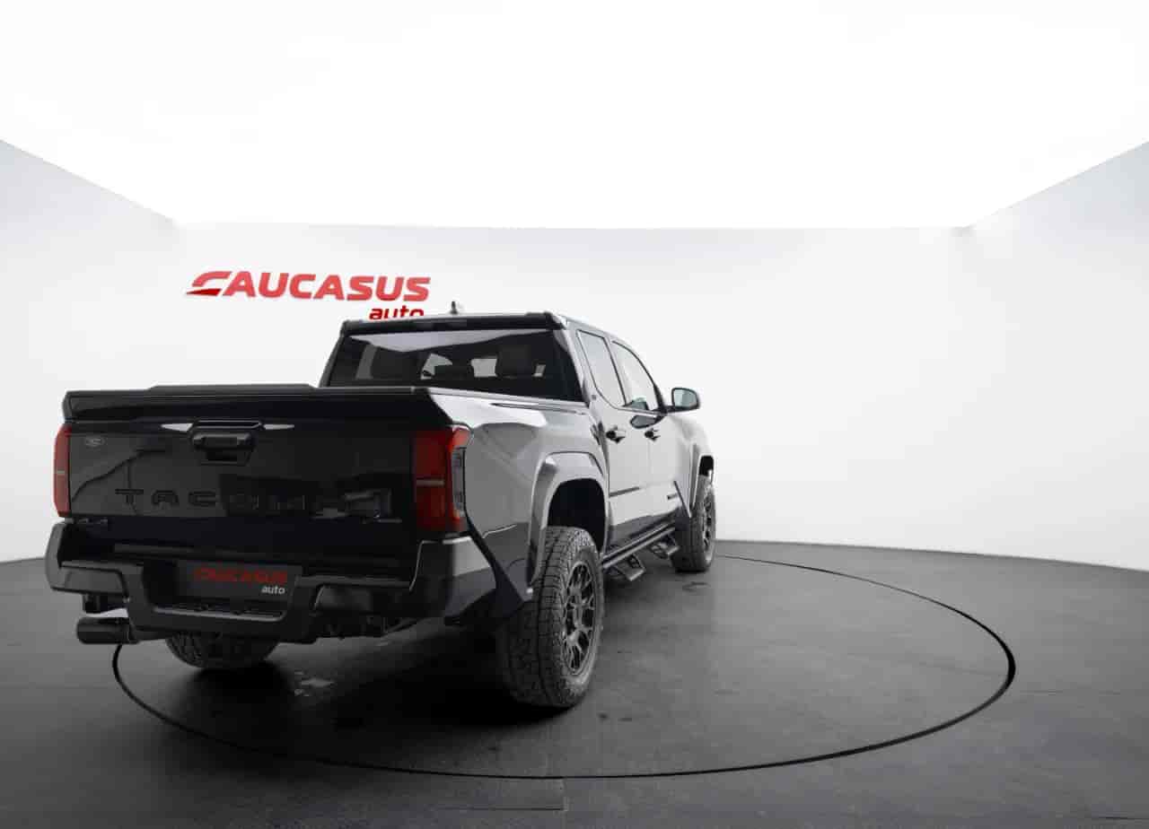 TOYOTA Tacoma - 4