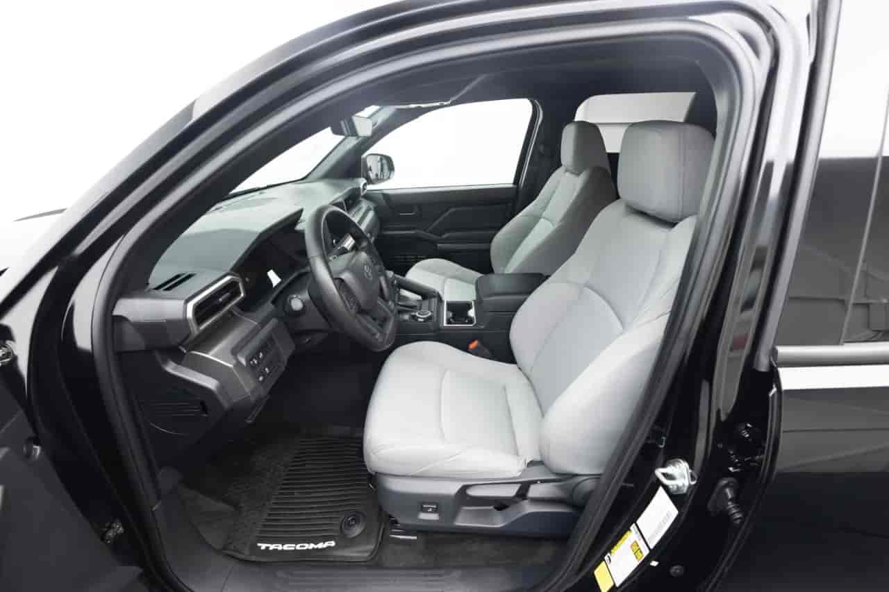 TOYOTA Tacoma - 10