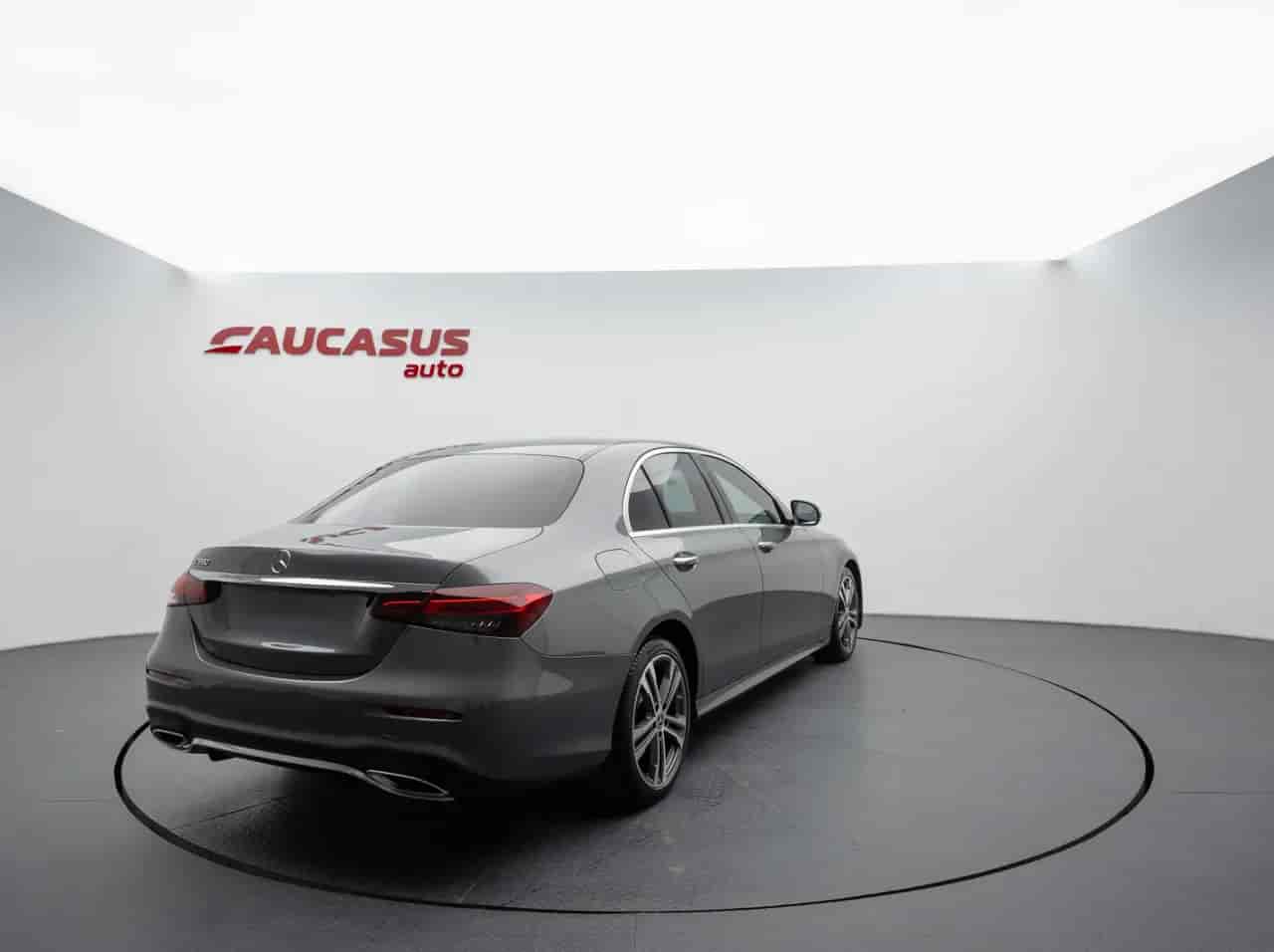MERCEDES-BENZ E-Class - 4