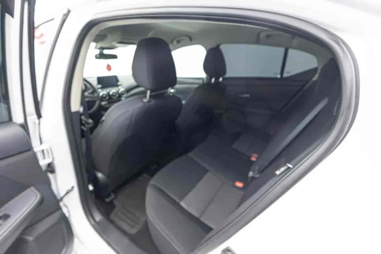 NISSAN Sentra - 8