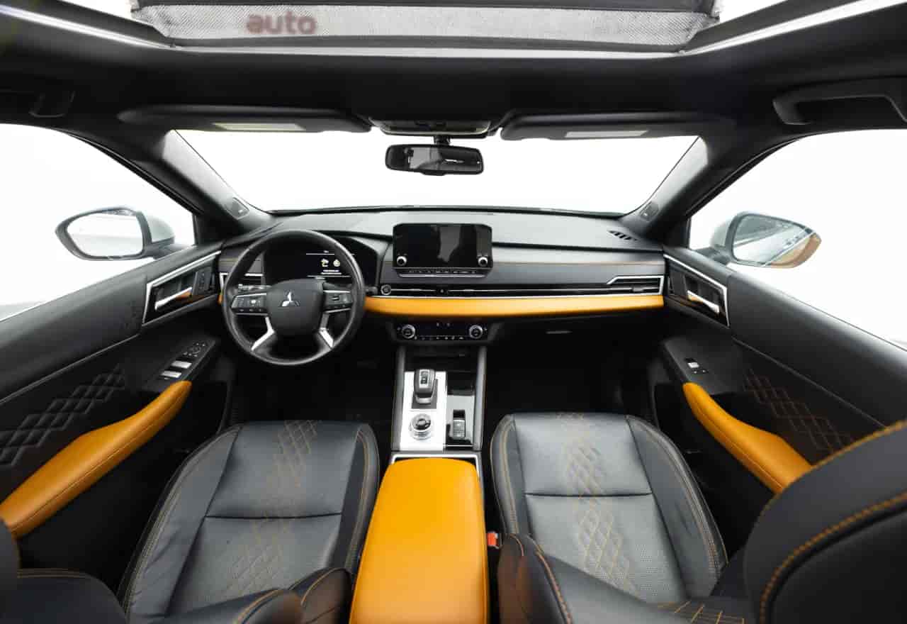 MITSUBISHI Outlander - 9