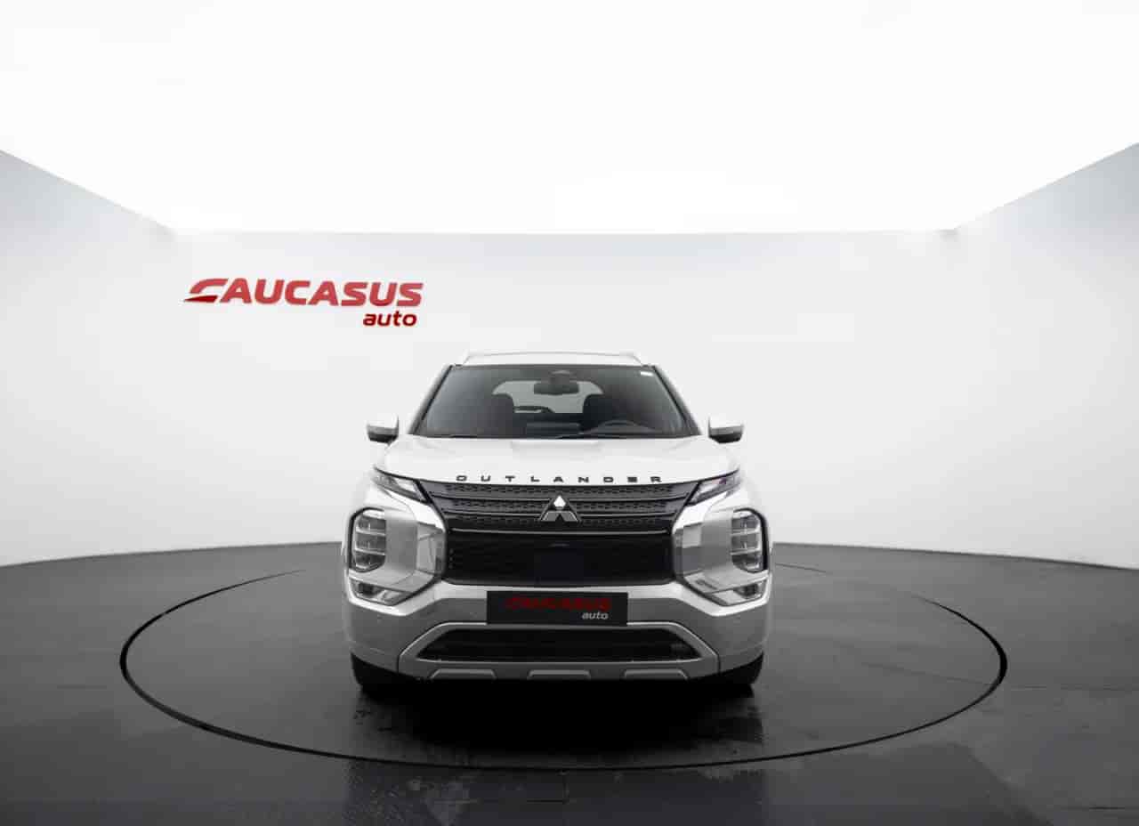 MITSUBISHI Outlander - 2