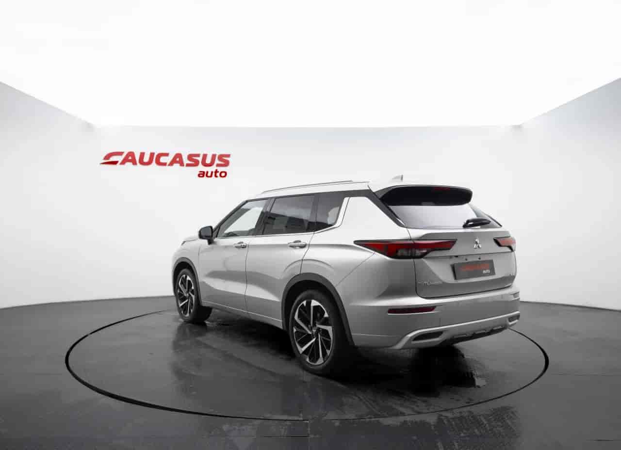 MITSUBISHI Outlander - 6