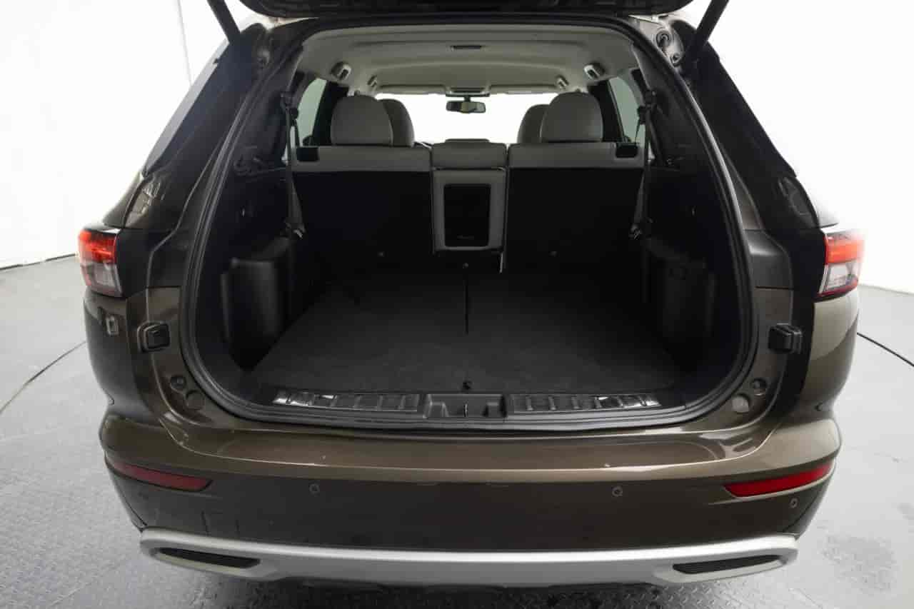 MITSUBISHI Outlander - 7