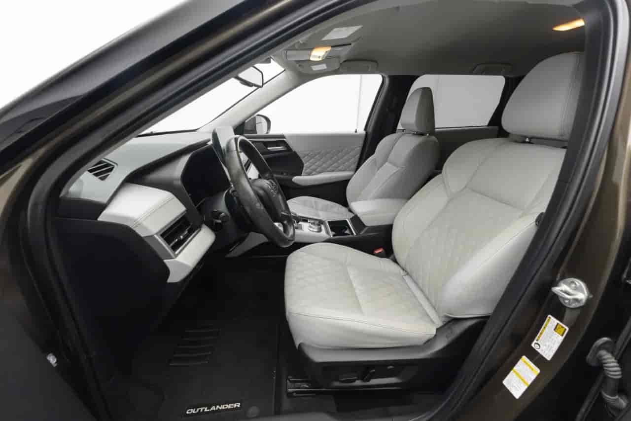 MITSUBISHI Outlander - 10