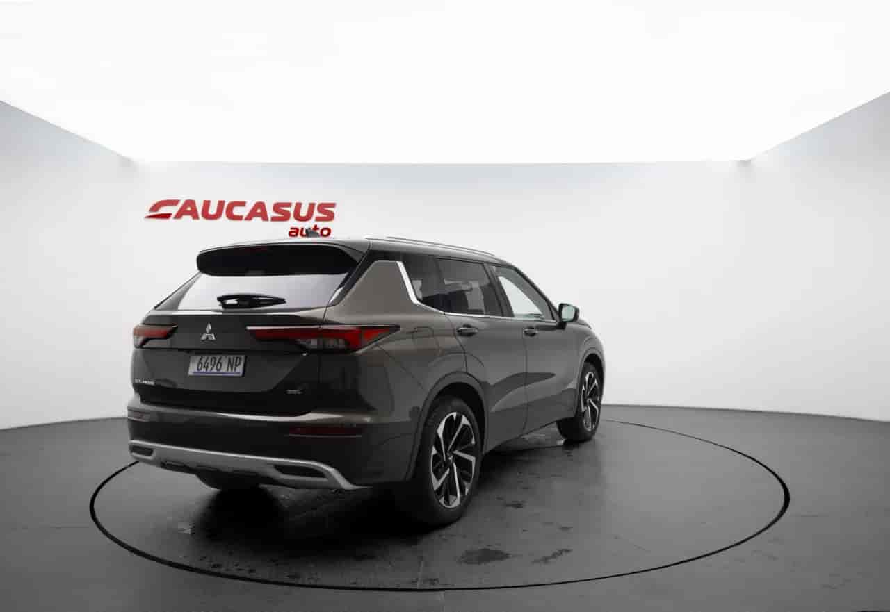 MITSUBISHI Outlander - 4