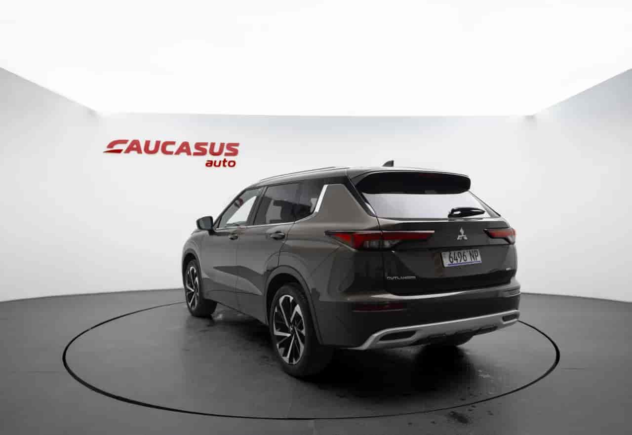 MITSUBISHI Outlander - 6