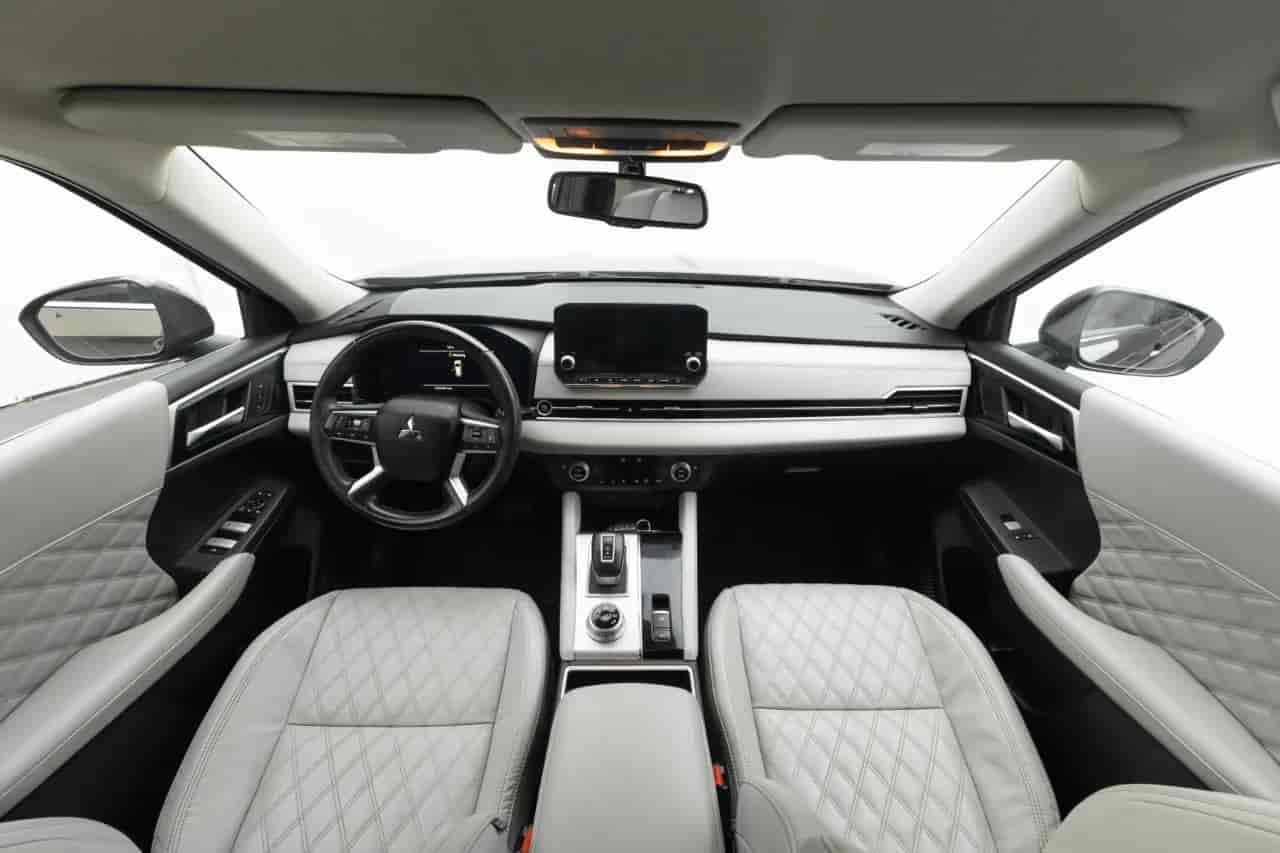 MITSUBISHI Outlander - 9