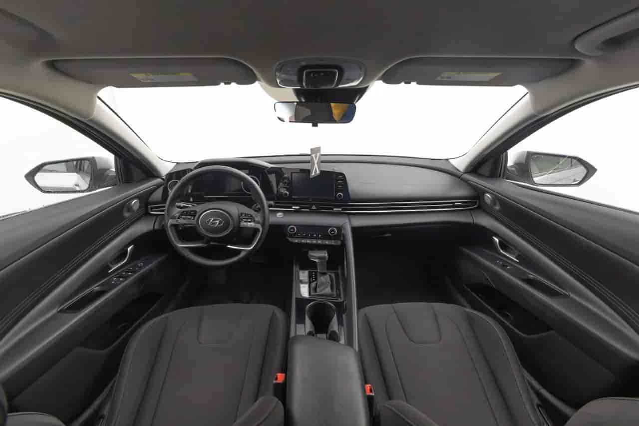 HYUNDAI Elantra - 9