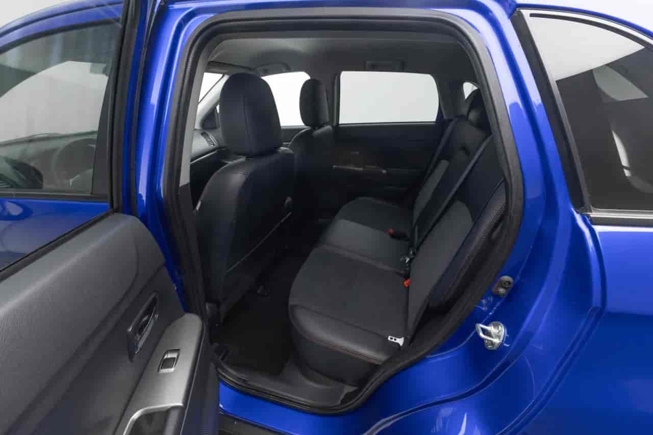MITSUBISHI Outlander - 8