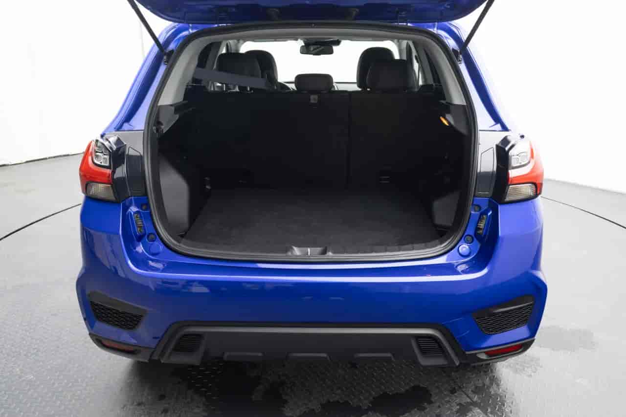 MITSUBISHI Outlander - 7