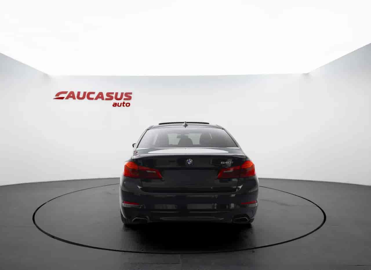 BMW 5-Series - 5