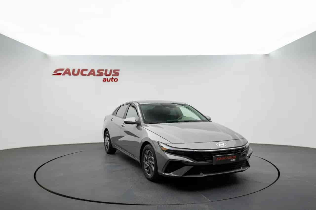 HYUNDAI Elantra - 3