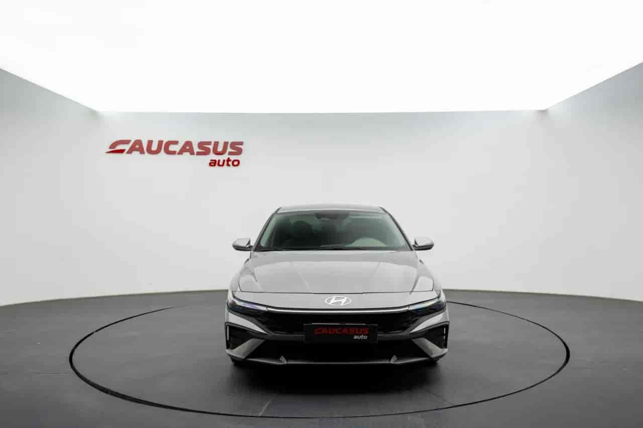 HYUNDAI Elantra - 2