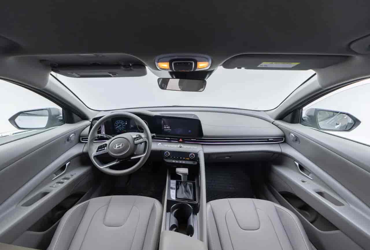 HYUNDAI Elantra - 9