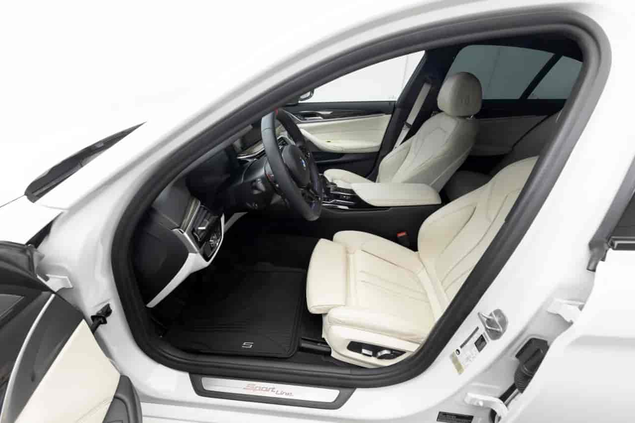 BMW 5-Series - 10