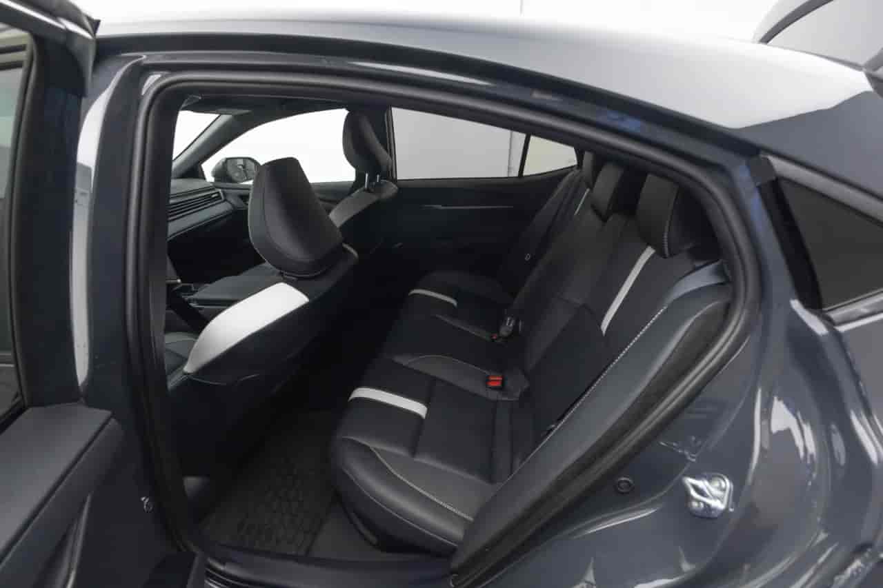 TOYOTA Camry - 7