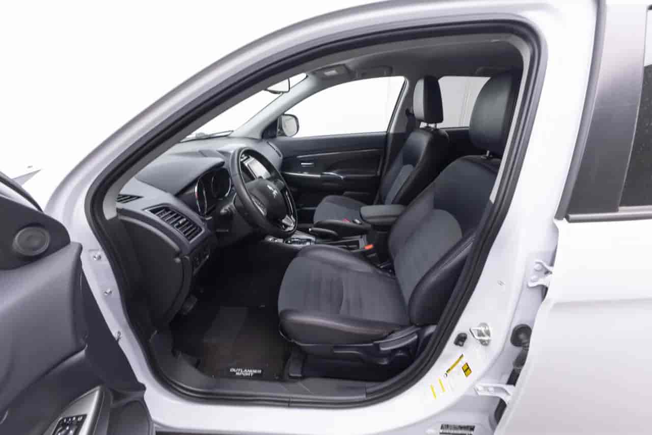 MITSUBISHI Outlander Sport - 10
