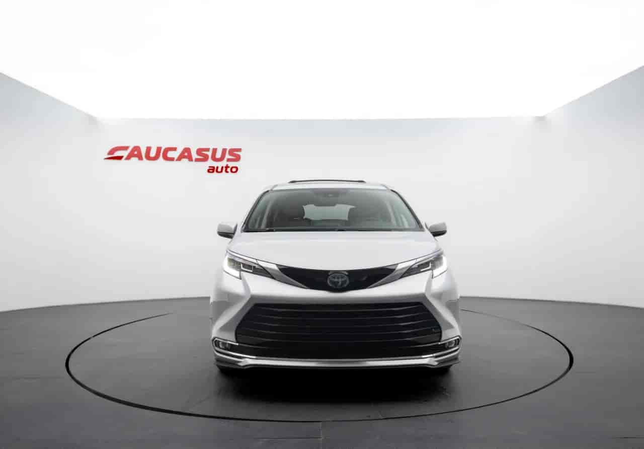 TOYOTA Sienna - 2