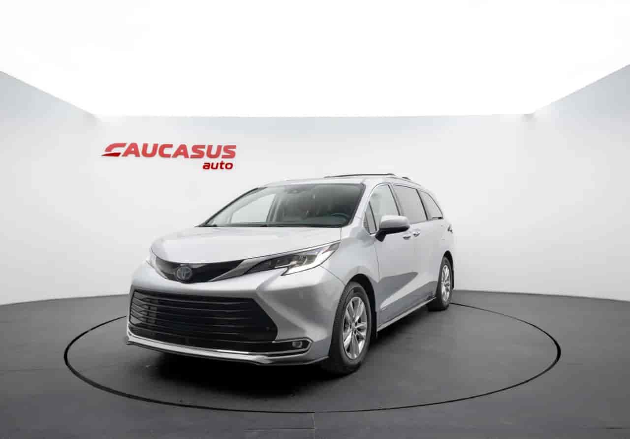 TOYOTA Sienna - 1