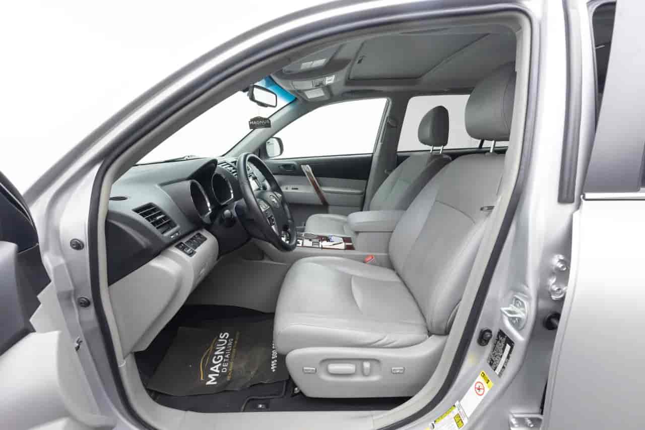 TOYOTA Highlander - 10